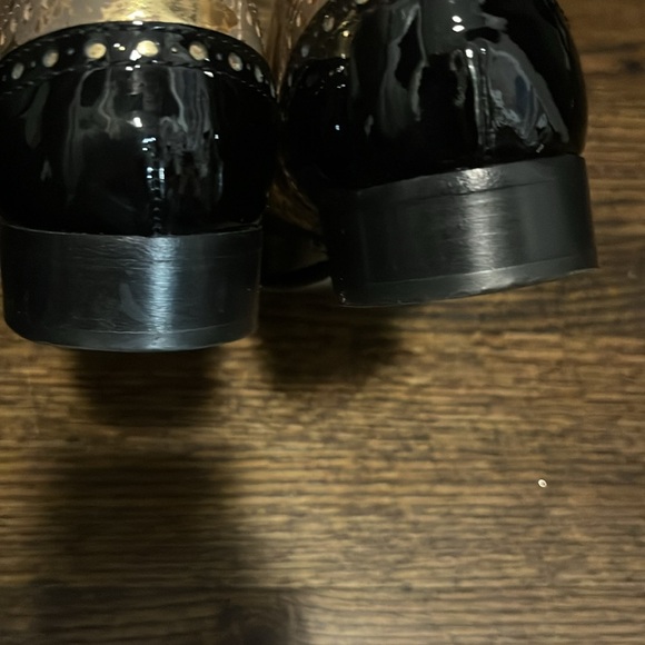 Chanel - patent leather lace up flats in gold and black. Size 38 - Picture 5 of 5